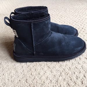 Ugg Black Rhinestone Boots sz6 Ret $150